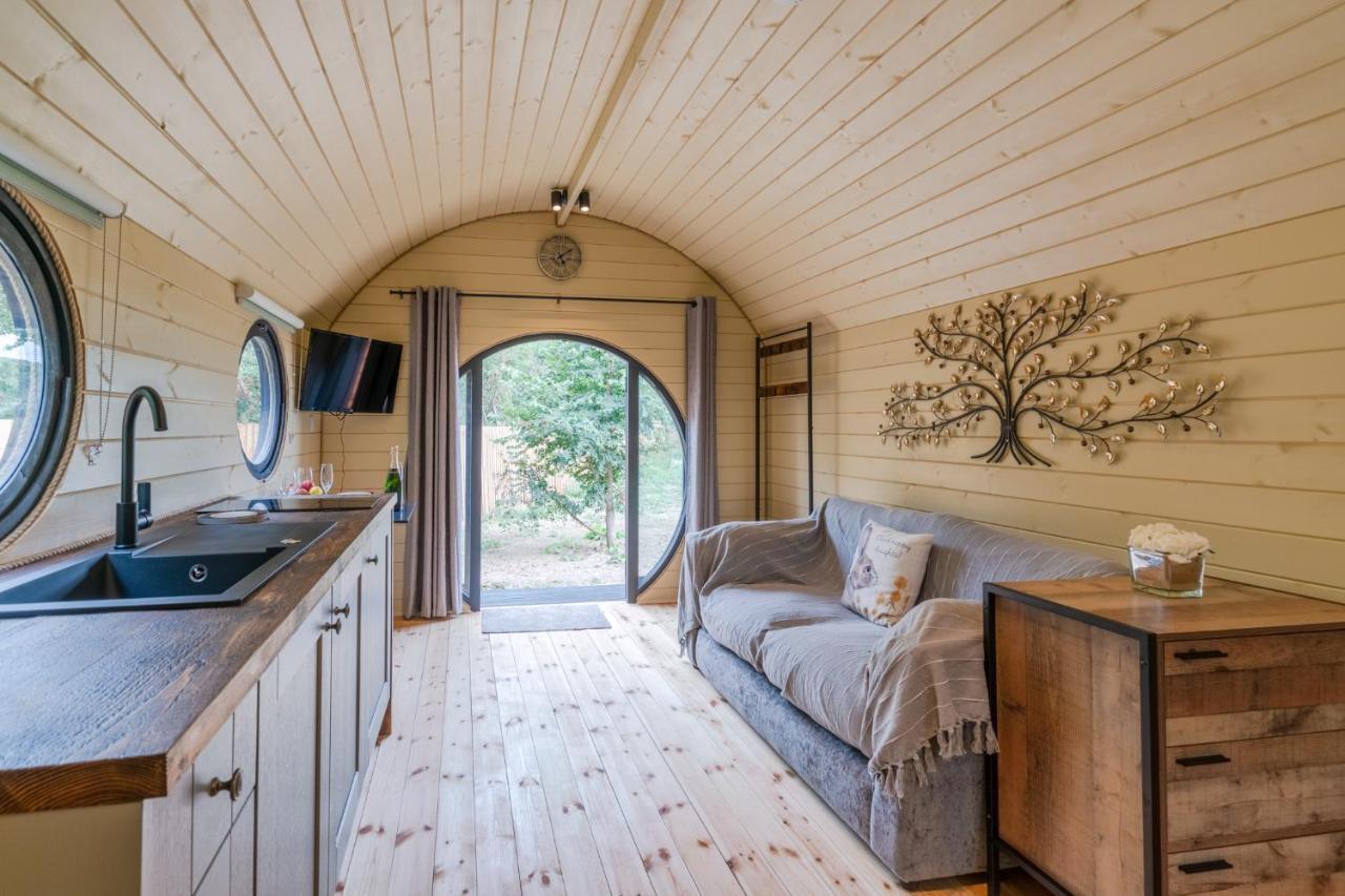 Apple - Luxury Cabin In The Cotswolds Vila Alderton  Exterior foto